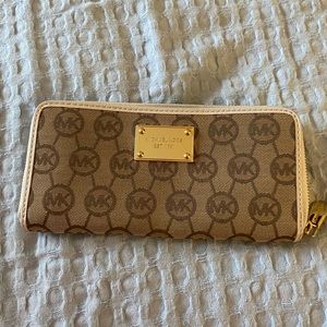 Brown Michael Kors Logo Wallet